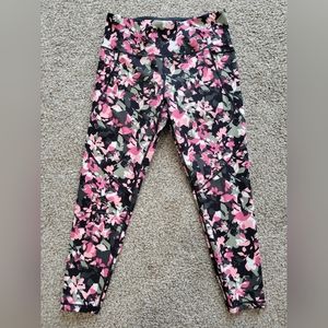 Like new Sweaty Betty Power 7/8 legging size M floral